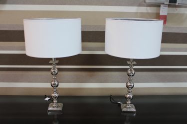 Verlichtingsregels: tafellampen voor de tafel. De beste opties die bij iedereen passen