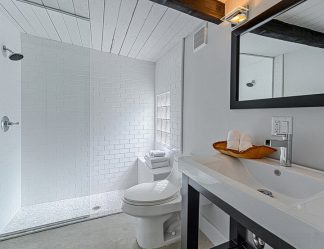 Rack de techo en el baño: 4 pasos para un resultado perfecto. Instalación de bricolaje