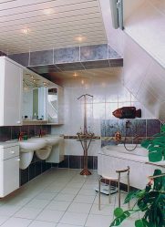 ฝ้าเพดานในห้องน้ำ: 4 ขั้นตอนเพื่อผลลัพธ์ที่สมบูรณ์แบบ การติดตั้ง DIY