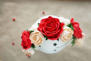Grote en kleine rozen van Foamiran: 150+ (foto) met stapsgewijze instructies. 7 gedetailleerde masterclasses voor beginners