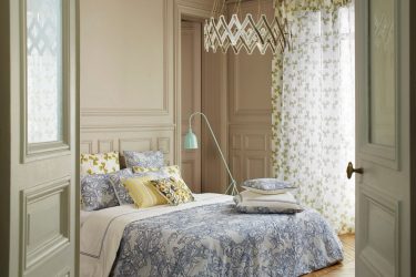 बेडरूम के लिए पर्दे के आधुनिक डिजाइन - महत्वपूर्ण विवरण, जिनके बारे में सभी को पता होना चाहिए