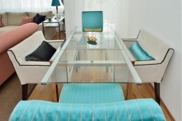 Glazen tafels - betrouwbaarheid en exclusiviteit van het interieur. 285+ (foto) opties met smaak van een ontwerper