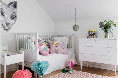 Bücher- und Spielzeugregal im Kinderzimmer: Eine einfache und originelle Lösung für das Aufbewahren von Heimwerken (225 + Foto)