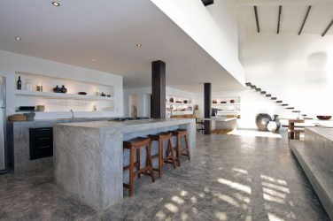 Stone countertop - we change the interior of the kitchen. Application features