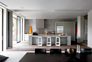 Arbeitsplatte aus Stein - wir verändern das Interieur der Küche. Anwendungsfunktionen