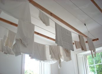 85+ Photos of tools for drying clothes on the balcony do it yourself: Hanger, Lianas, Ropes. Which option to choose?