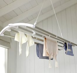 85+ Foto's van gereedschappen om kleren op het balkon te drogen doe het zelf: Hanger, Lianen, Touwen. Welke optie kiezen?