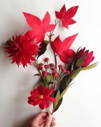 자신의 손으로 골판지에서 꽃 만드는 법? 125 개의 사진 및 5 개의 간단한 워크샵