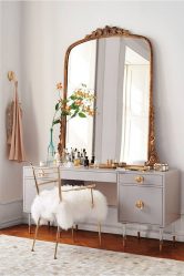 Penteadeira com espelho e iluminação: 140+ (Foto) Opções para o seu quarto