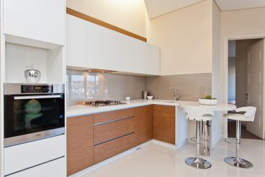 Comment faire une cuisine longue et étroite: Nuances et astuces pour un petit intérieur (175+ photos)