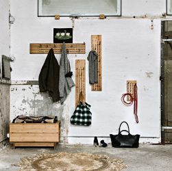 Wall Hanger hazlo tú mismo en el pasillo: con una caja de zapatos, con un estante, con ganchos. Olvídate de la falta de espacio!