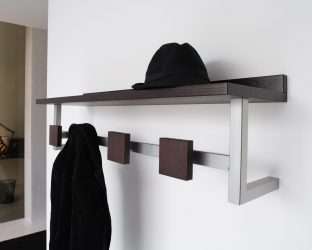 Wall Hanger do it yourself in the hallway: with a shoebox, with a shelf, with hooks. Forget about the lack of space!
