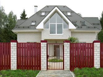 Zaun für ein privates Holzhaus: Wie wählen? 200+ (Fotos) Schöne Optionen