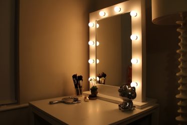Design hinter dem Spiegel - Kleine und große Spiegel im Inneren der Wohnung (290+ Fotos)