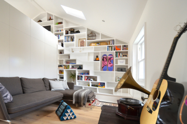 Entresol: 155+ fotos en interiores modernos de apartamentos. Eligiendo opciones para el pasillo, cocina, arriba de la puerta.