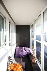 240+ Foto's met opties voor het binnen afwerken van het balkon: mooi interieur met hun eigen handen