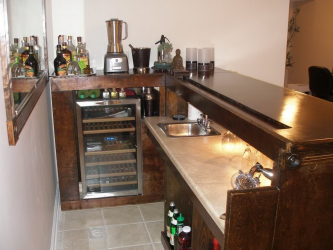 Bar para botellas en el interior del apartamento o casa - ¿Cómo hacerlo mejor? 120+ (foto) de un árbol, piso, angular
