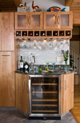 Bar för flaskor i inredningen av lägenheten eller huset - Hur är det bäst att göra? 120 + (foto) från ett träd, golv, vinkel