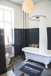 Şık, Konforlu ve Güzel (170+ Fotoğraf): siyah beyaz iç mekan (oturma odası, yatak odası, mutfak)