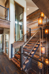 Scale di legno al secondo piano di una casa privata (75 foto): punti importanti a cui prestare attenzione quando si sceglie