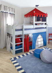 Kinderbetten aus dem Jahr für Jungen und Mädchen: Multifunktionale Designs für Babys