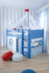 Katil bayi dari tahun untuk kanak-kanak lelaki dan perempuan: Reka bentuk pelbagai fungsi yang akan menjadi selesa untuk bayi