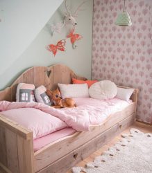 어린이 방 (310+ 사진) : 벽지, 바닥, 천장, 침대 선택