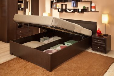 Cum de a alege un pat dublu cu un mecanism de ridicare? Cele mai bune modele pentru design și conveniență