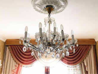 Nous créons un bel éclairage (150+ Photos): des lustres en cristal à l'intérieur du salon et de la chambre à coucher (plafond, suspension, classique)