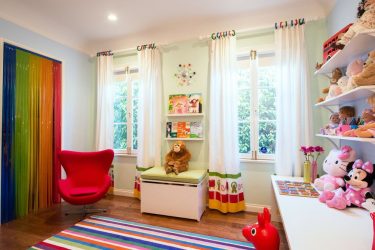 Moderne Vorhänge im Kinderzimmer für Jungen und Mädchen: Schöne neue Artikel (175+ Fotos)