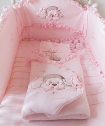 The quality of bed linen in the crib for newborns - The key to a healthy baby’s sleep