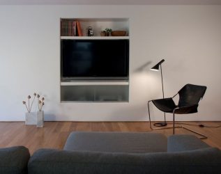 Hoe hang je een tv aan de muur? Meer dan 150 ontwerpen voor het interieur van foto's