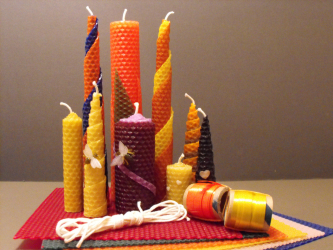 Wie macht man Kerzen mit den eigenen Händen zu Hause? Interessante Workshops (über 155 Fotos)