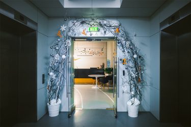 180 + Photo ideas: How beautiful and Original to decorate the office with their own hands on the new 2018 year