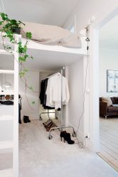 Çalışma alanı bulunan tavan arası yatak (165+ Fotoğraf): Küçük odalar için özgün fikirler