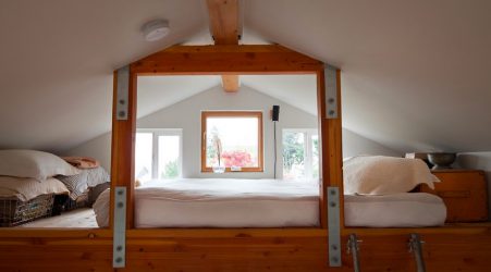 Attic säng med ett arbetsområde (165 + Bilder): Original idéer för små rum