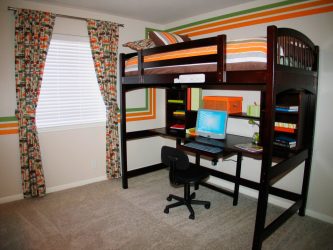 سرير العلية مع منطقة عمل (165+ صور): الأفكار الأصلية للغرف الصغيرة