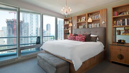 Bục giường trong căn hộ: 205+ (Ảnh) Ý tưởng và đề xuất cho nội thất (có ngăn kéo, với giường kéo ra, trong một hốc)