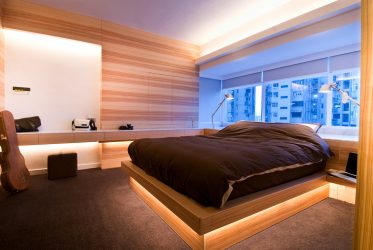 Βήμα στο κρεβάτι στο διαμέρισμα: 205+ (φωτογραφία) Ιδέες και συστάσεις για το εσωτερικό (με συρτάρια, με ένα πτυσσόμενο κρεβάτι, σε μια θέση)