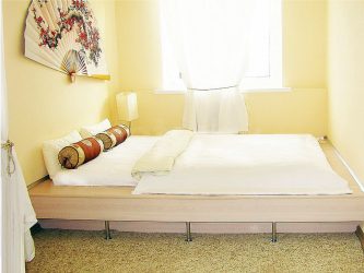 아파트의 침대 연단 : 205+ (사진) 인테리어에 대한 아이디어 및 권장 사항 (서랍, 풀 아웃 침대, 틈새 사용)