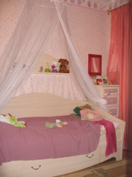 Lit de luxe design à baldaquin pour un confort romantique. 160+ (Photos) pour chambres adultes et enfants (+ Avis)