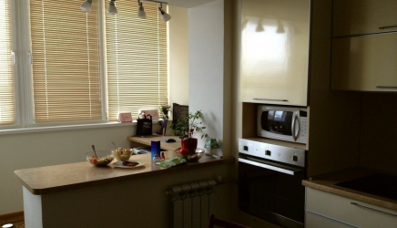 Κουζίνα σε συνδυασμό με loggia: Πραγματικούς τρόπους για να χρησιμοποιήσετε το μέρος με σύνεση. Δεν βαρετό εσωτερικό σχέδιο (120 + Φωτογραφίες)