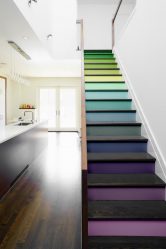 290+ Foto's met prachtige opties voor trappen naar de tweede verdieping in een privéhuis (hout, metaal, beton)