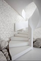 290+ Снимки на красиви Опции за стълби към втория етаж в частна къща (дървени, метални, бетонови)