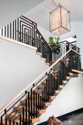 Hơn 290 hình ảnh về các lựa chọn đẹp cho cầu thang lên tầng hai trong một ngôi nhà riêng (bằng gỗ, kim loại, bê tông)