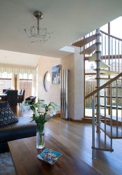 290+ photos de belles options pour les escaliers au deuxième étage dans une maison privée (bois, métal, béton)