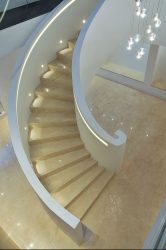 290+ Fotografii de frumoase Opțiuni pentru scări la etajul al doilea într-o casă privată (lemn, metal, beton)