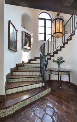290+ Fotos von schönen Optionen für die Treppe zur zweiten Etage in einem Privathaus (Holz, Metall, Beton)