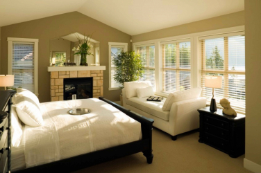 Cum poți aranja frumos mobilierul din cameră? Planificarea fotografiei 150+ pentru performanță maximă și confort