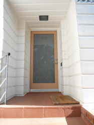 مدخل الباب المعدني إلى المنزل (175+ صور): من الاختيار إلى الديكور